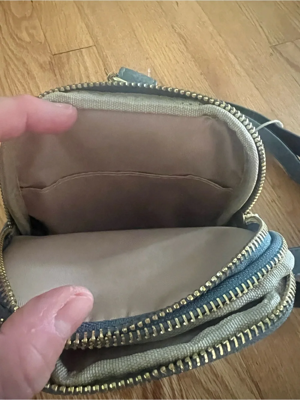 INICAT Crossbody Sling Bag Fanny Pack Purse